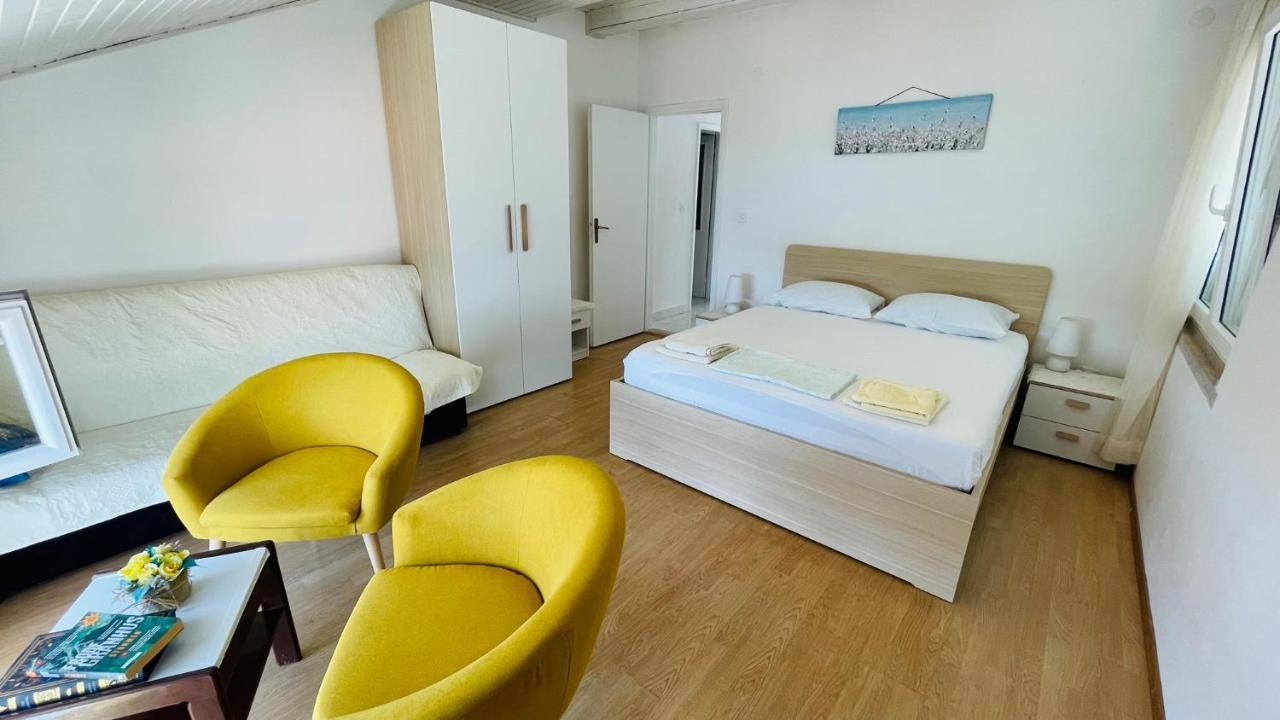 Apartments Danijela ลุมบาร์ดา ภายนอก รูปภาพ