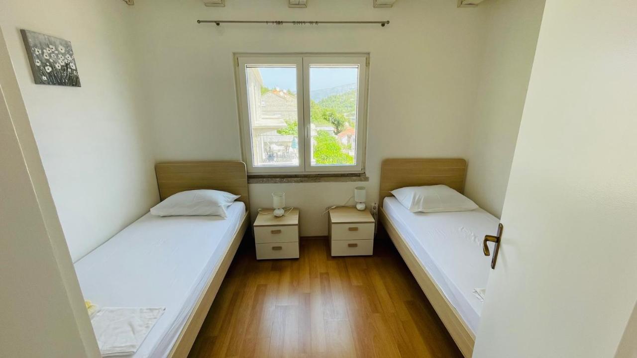 Apartments Danijela ลุมบาร์ดา ภายนอก รูปภาพ