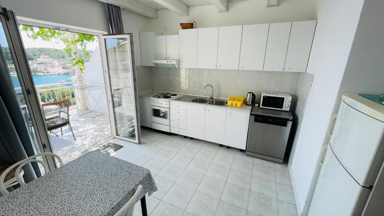 Apartments Danijela ลุมบาร์ดา ภายนอก รูปภาพ