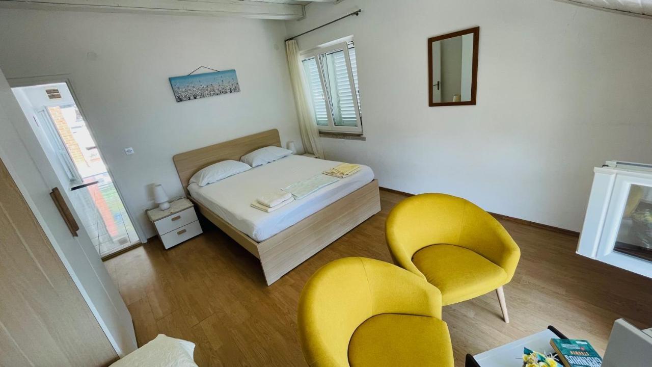 Apartments Danijela ลุมบาร์ดา ภายนอก รูปภาพ