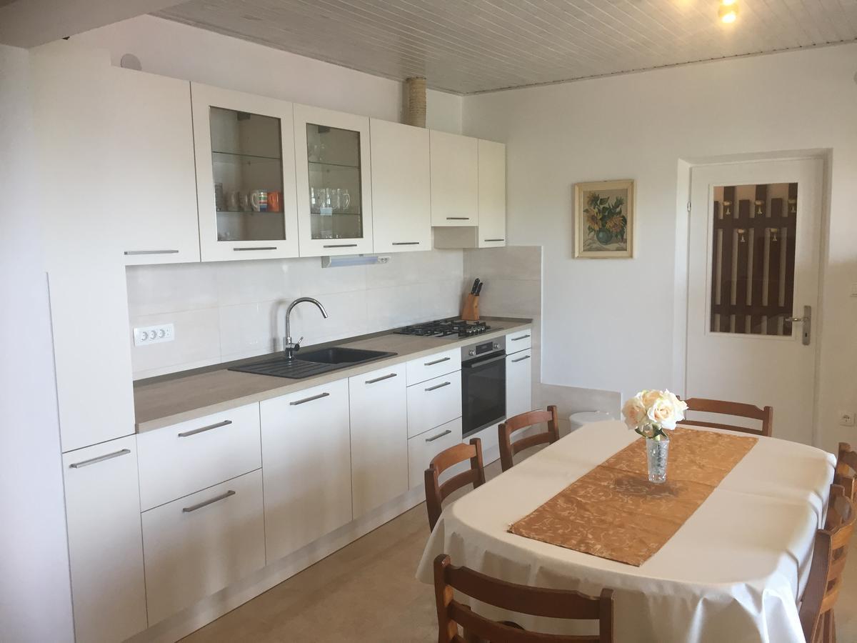Apartments Danijela ลุมบาร์ดา ภายนอก รูปภาพ